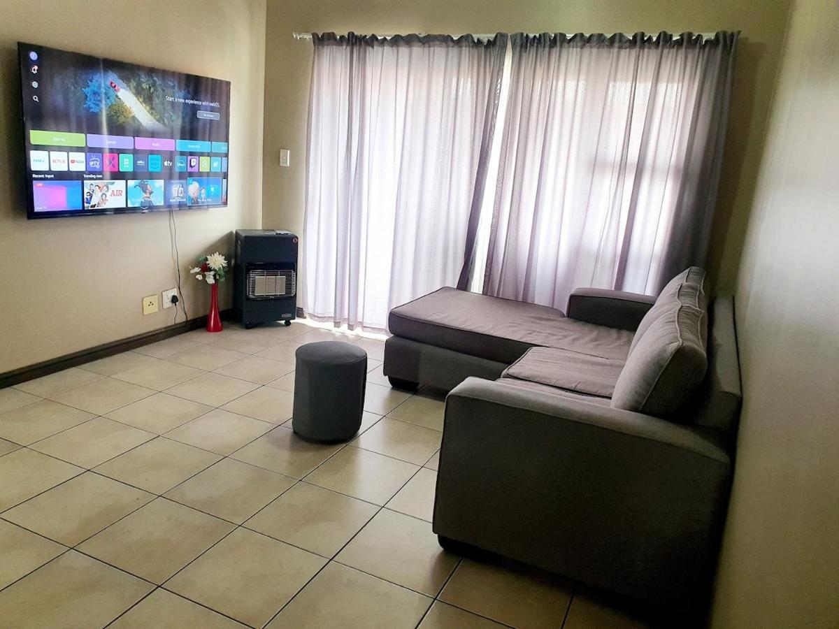Oasis Homestay *